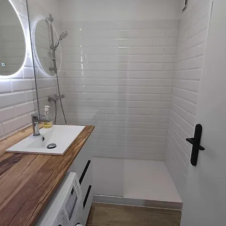 Charming Quiet Flat In Apartment