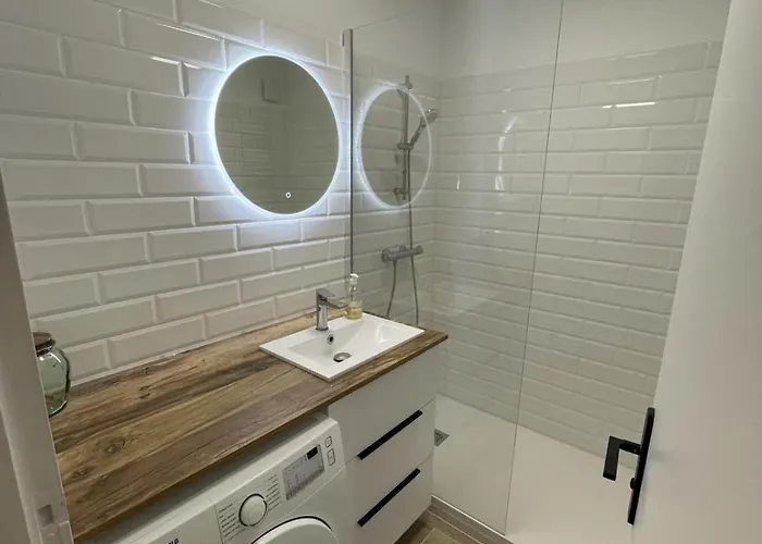 Charming Quiet Flat In アルカション